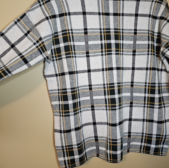 Tahari Plaid turtleneck long sleeve top Size Large - Picture 8 of 9